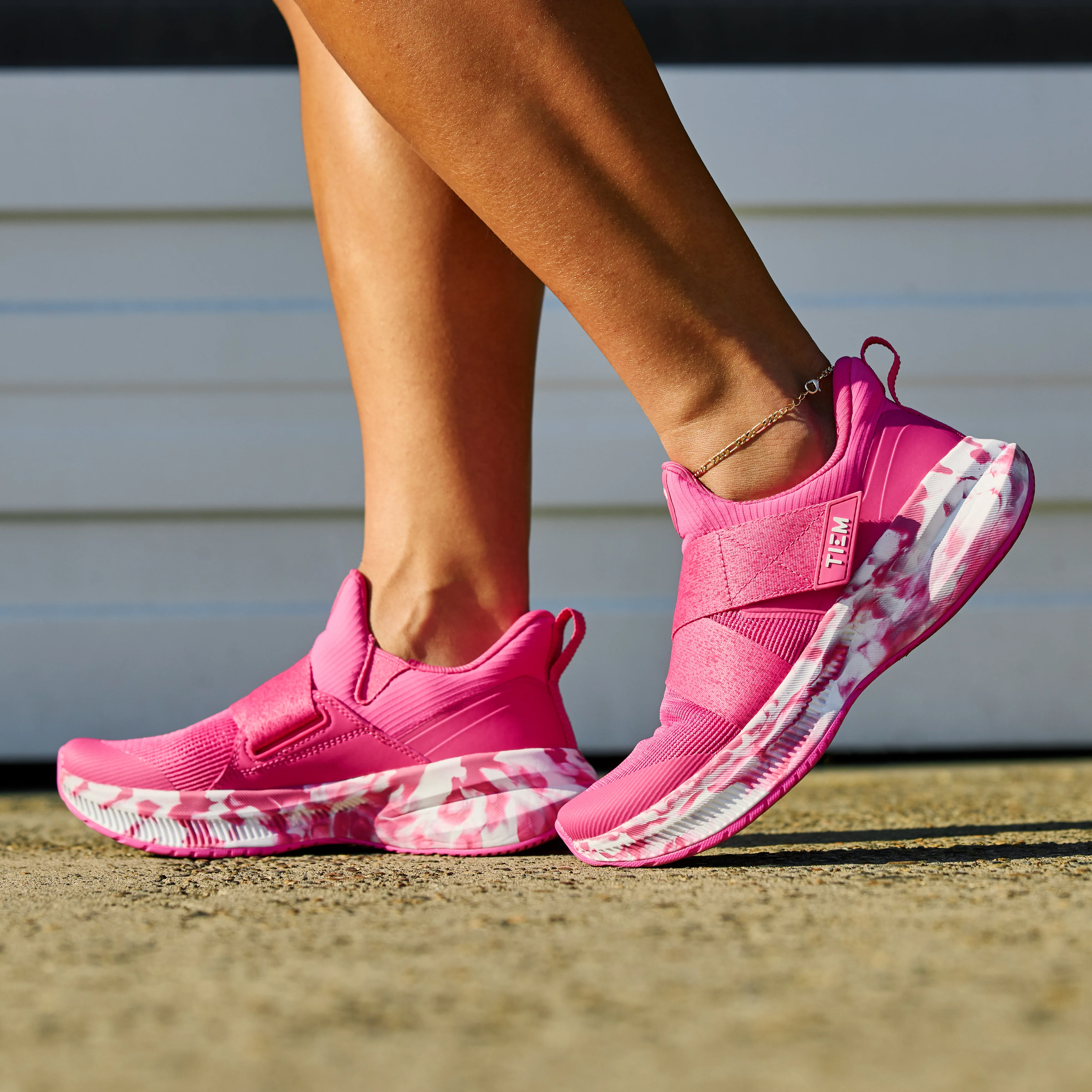 Lynx - Fuchsia Splash - Image 10
